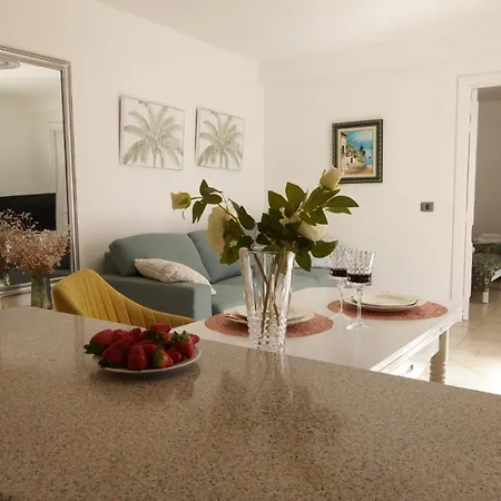 Apartment Familiar Con Piscina Con Wi Fi En Cristianos Los Cristianos (Tenerife)