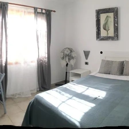 Apartment Familiar Con Piscina Con Wi Fi En Cristianos Los Cristianos (Tenerife)